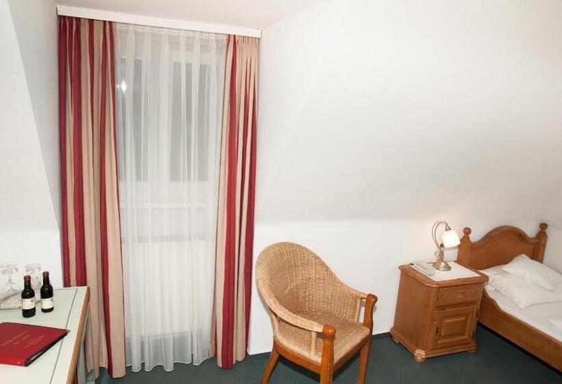 חדר סטנדרט יחיד, Am Römerwall