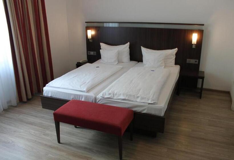 חדר קומפורט, Am Römerwall