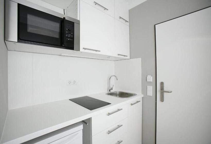 חדר סטודיו סטנדרד, Am Römerwall