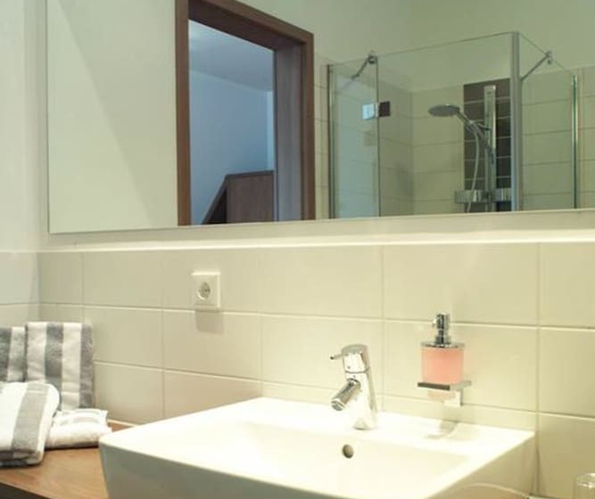 اتاق استاندارد, Bruhlerhohe