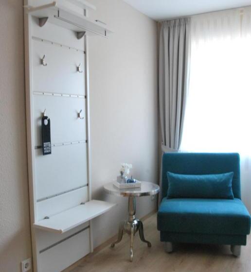 غرفة قياسية فردية, Colosseum