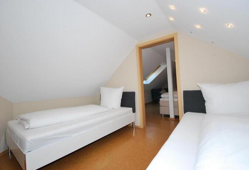 شقة غرفة واحدة, Colosseum