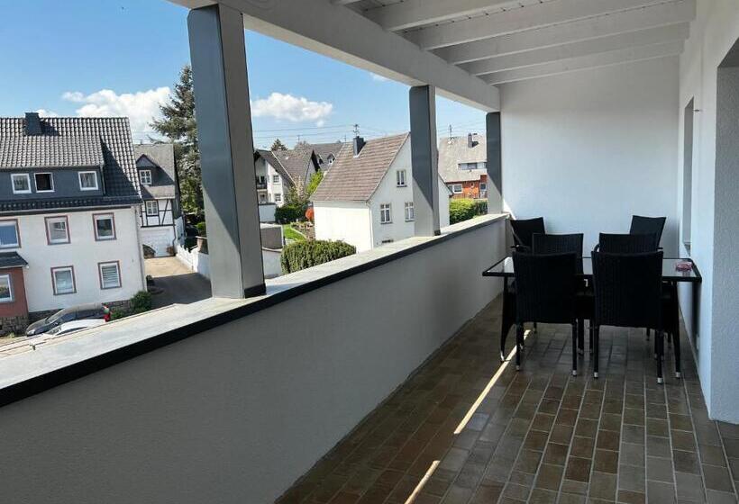 شقة 3 غرف, Colosseum