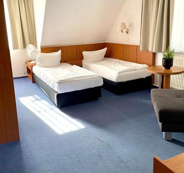 اتاق استاندارد سه نفره, Und Restaurant Gartenstadt Erfurt