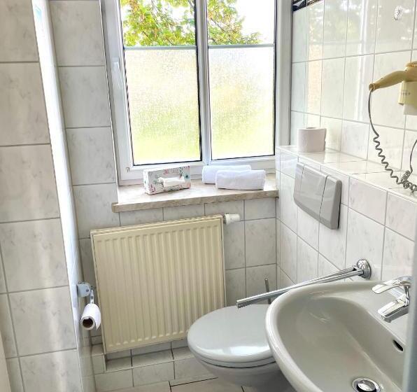 اتاق استاندارد سه نفره, Und Restaurant Gartenstadt Erfurt