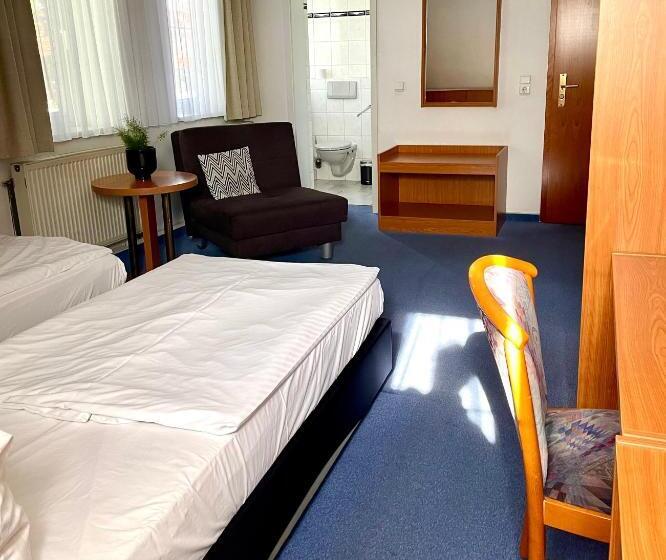 اتاق استاندارد سه نفره, Und Restaurant Gartenstadt Erfurt