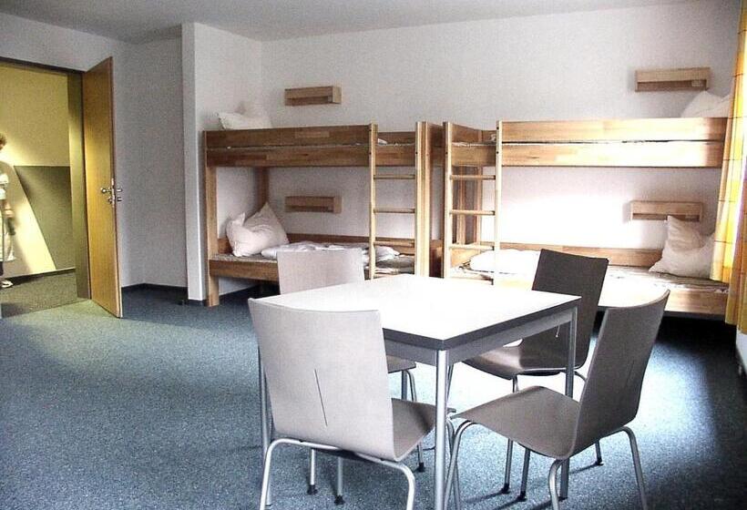 共用房间的床, Jugendherberge Köln Deutz