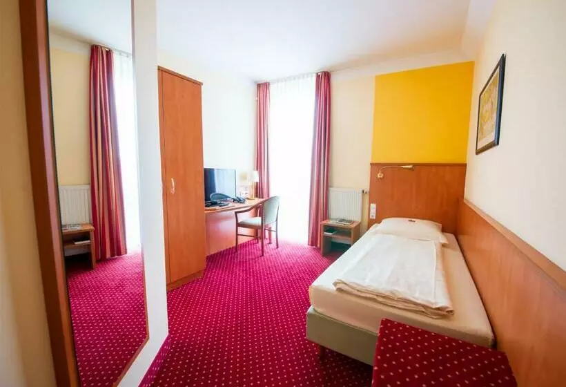 Standard Yhden Hengen Huone, Mirage