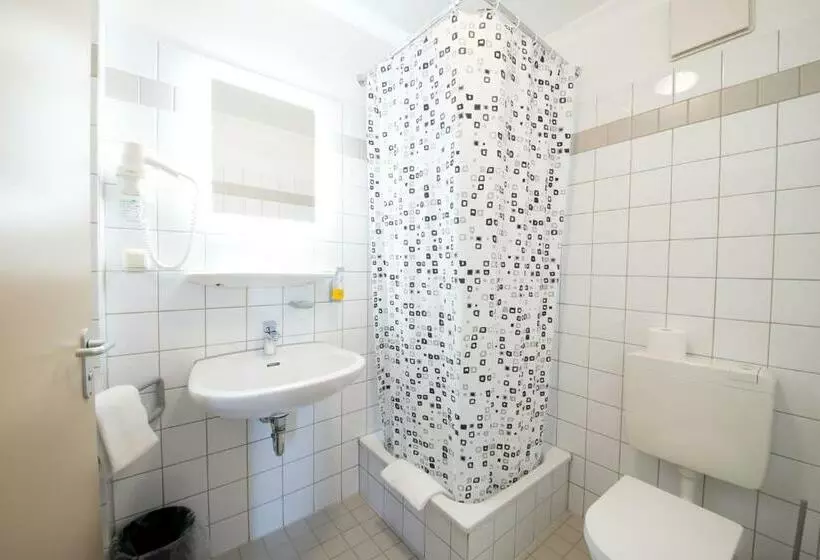 Standard Yhden Hengen Huone, Mirage