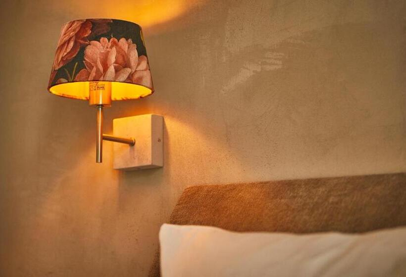 スタンダードトリプルルーム, Rochter Land