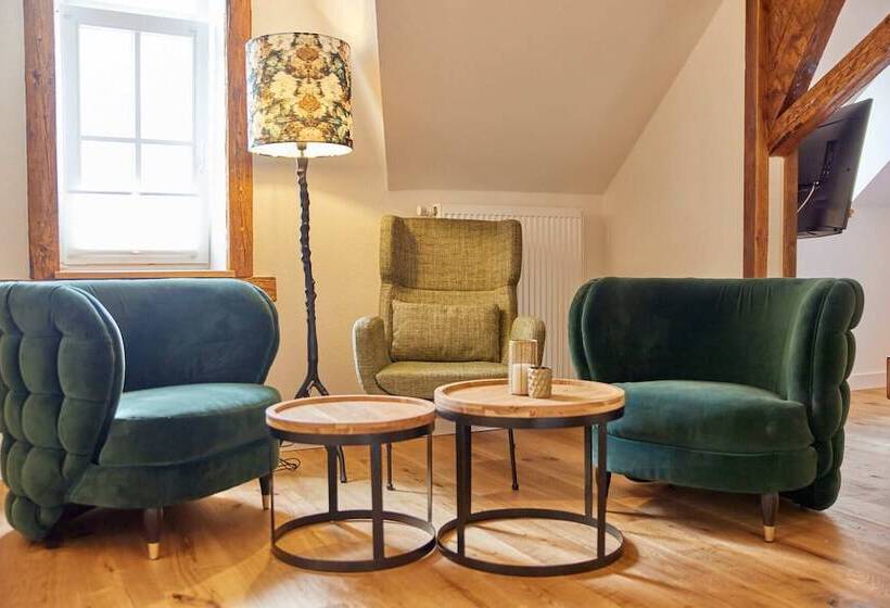 スタンダードルーム, Rochter Land