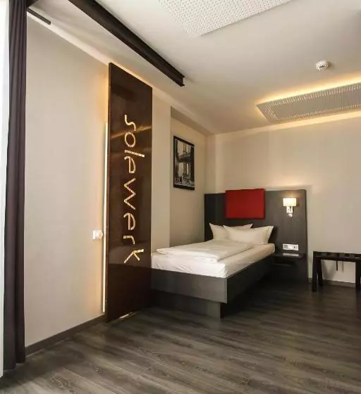 Comfort Yhden Hengen Huone, Solewerk