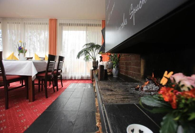 스탠다드 트리플 룸, Unterfeldhaus