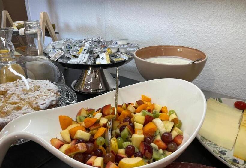 스탠다드 룸, Unterfeldhaus