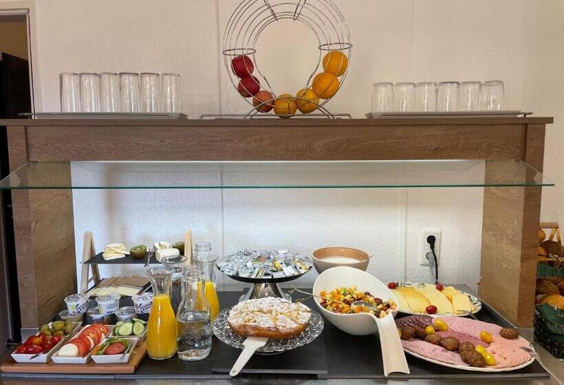 스탠다드 트리플 룸, Unterfeldhaus