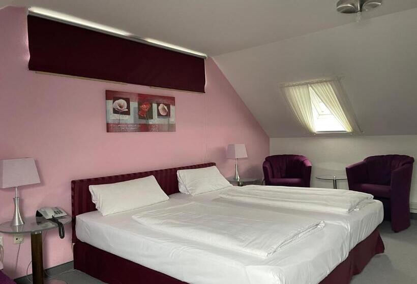 스탠다드 트리플 룸, Unterfeldhaus