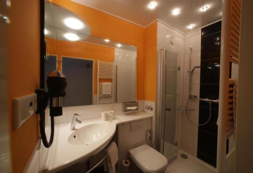 스탠다드 룸, Unterfeldhaus