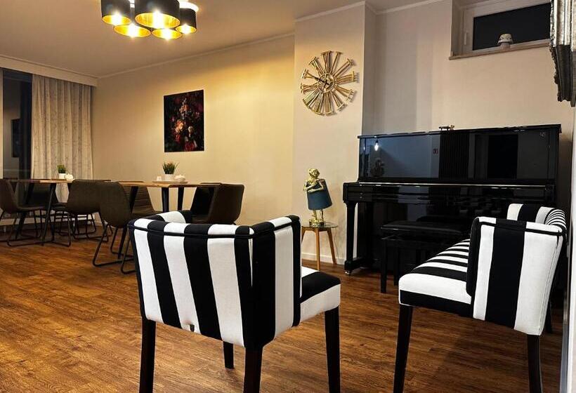 스탠다드 트리플 룸, Unterfeldhaus