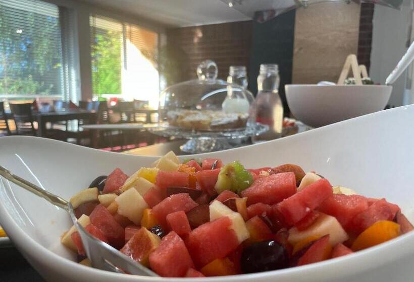 스탠다드 트리플 룸, Unterfeldhaus