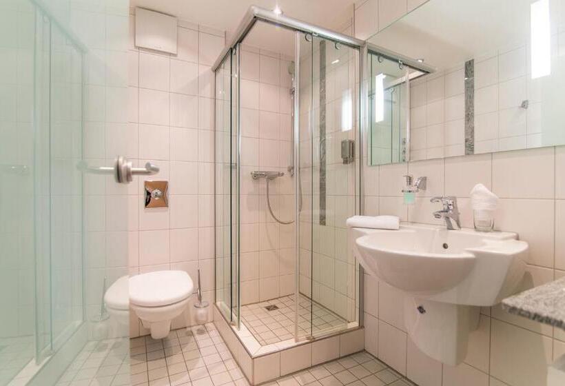 Номер Стандарт, Vierjahreszeiten Am Seilersee