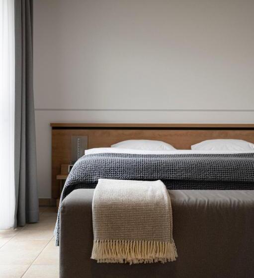 Номер Стандарт, Vierjahreszeiten Am Seilersee