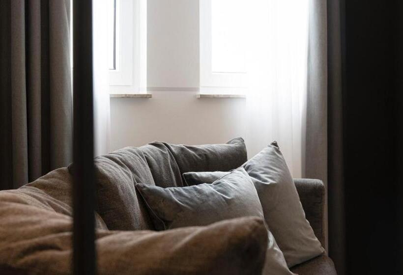 Номер Стандарт, Vierjahreszeiten Am Seilersee