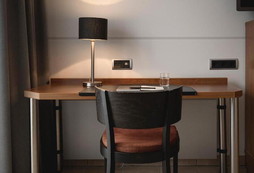 Номер Премиум, Vierjahreszeiten Am Seilersee