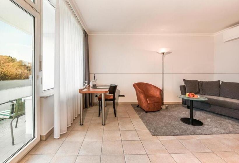 Номер Стандарт, Vierjahreszeiten Am Seilersee