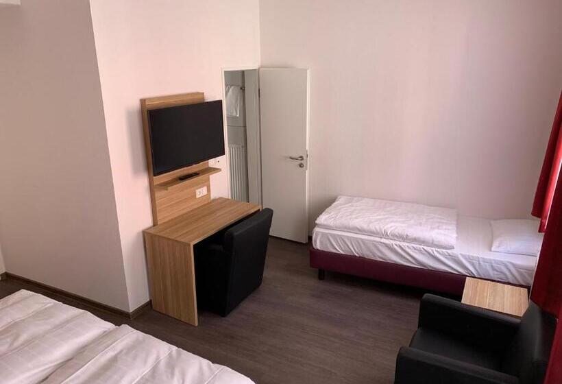 Номер Стандарт Трехместный, Well Garni