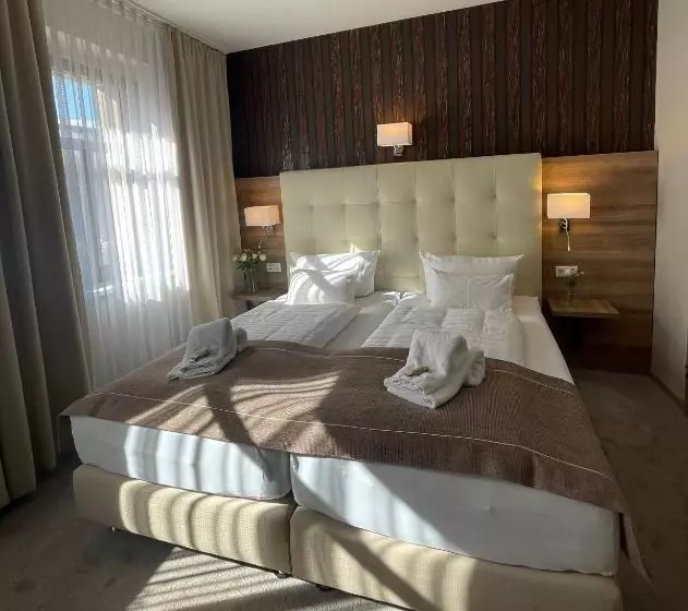 スタンダードルーム, Zur Altstadt   Am Fuße Der Osterburg Gaststätte, Pension, Fewo