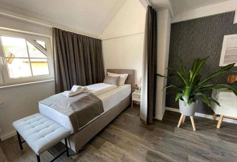 Трехместный Номер Комфорт, Zur Altstadt   Am Fuße Der Osterburg Gaststätte, Pension, Fewo