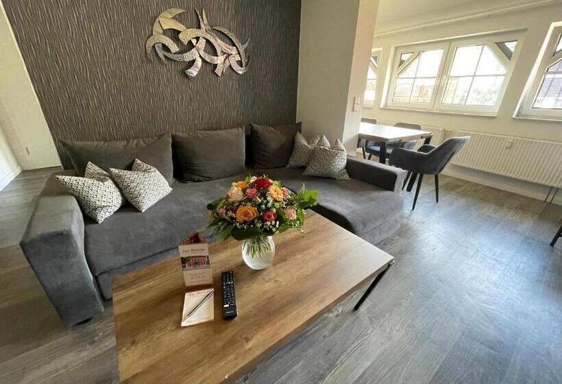 Трехместный Номер Комфорт, Zur Altstadt   Am Fuße Der Osterburg Gaststätte, Pension, Fewo