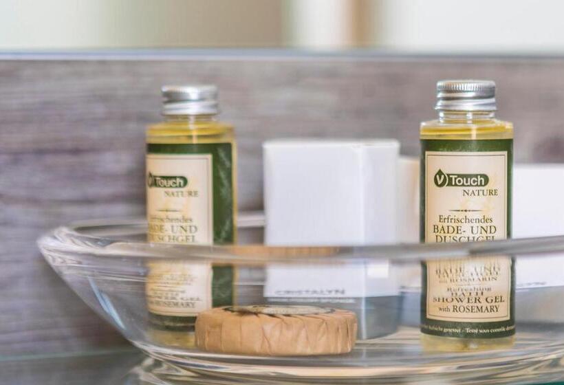 Четырехместный Номер Классик, Zur Altstadt   Am Fuße Der Osterburg Gaststätte, Pension, Fewo