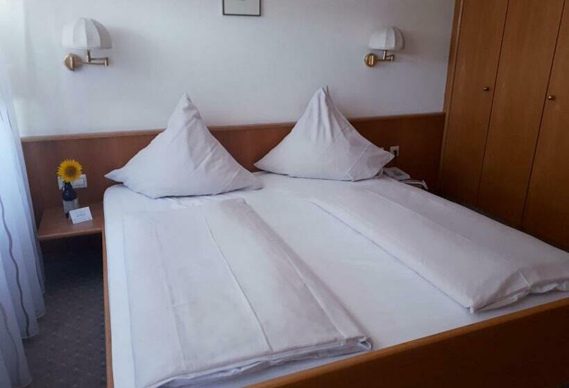 컴포트 룸, Brauereigasthof Dachsenfranz