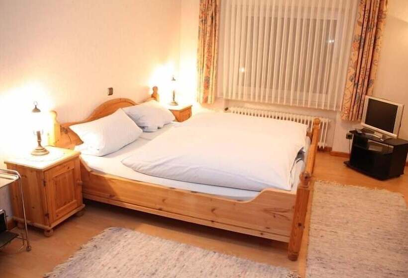 غرفة قياسية, Zum Lindenbaum