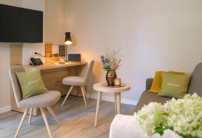 자쿠지 스위트, 2theimat   Hotel & Restaurant