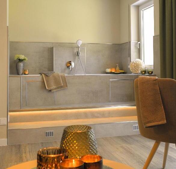 자쿠지 스위트, 2theimat   Hotel & Restaurant