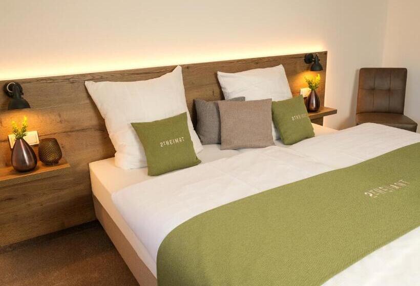 Четырехместный номер Премиум, 2theimat   Hotel & Restaurant