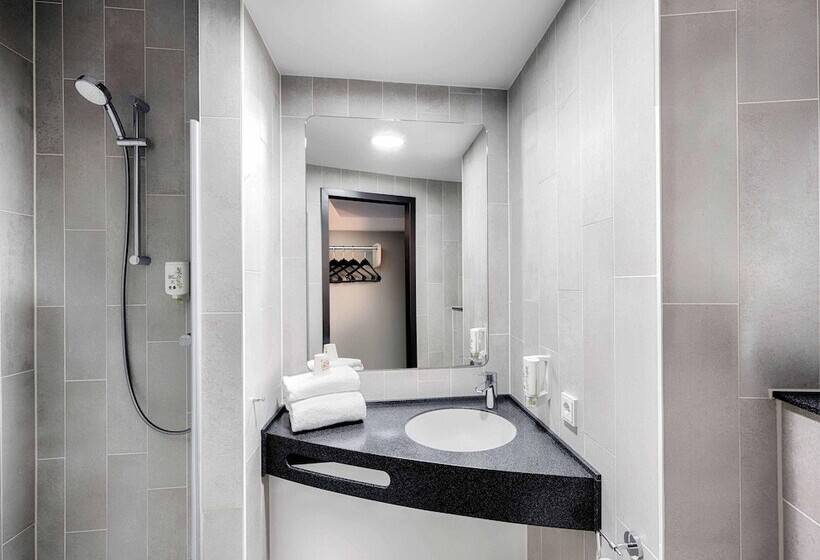 اتاق استاندارد سه نفره, B&b Hotel Stuttgart Neckarhafen