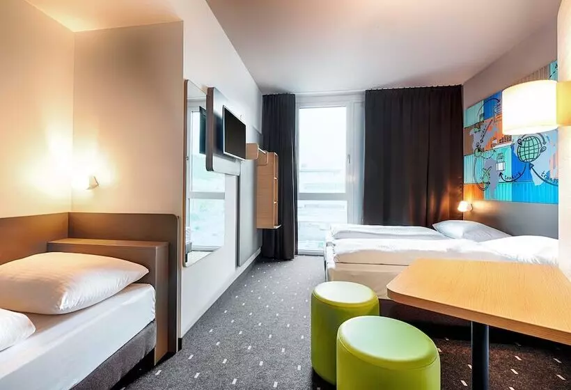 Standard Kolmen Hengen Huone, B&b Hotel Stuttgart Neckarhafen