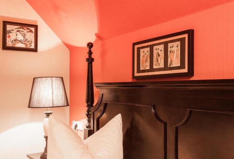 סוויטת ג'וניור פנימית, Aviv Dresden