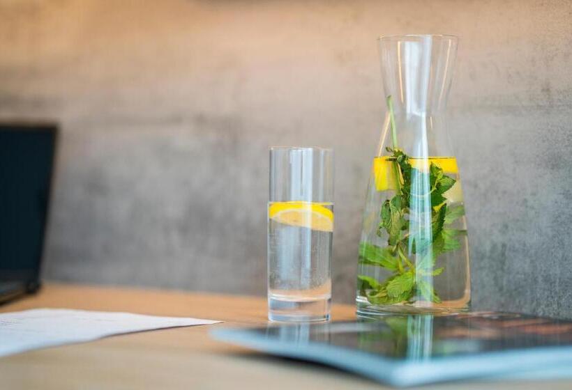 חדר סופריור עם מרפסת, 2places Side