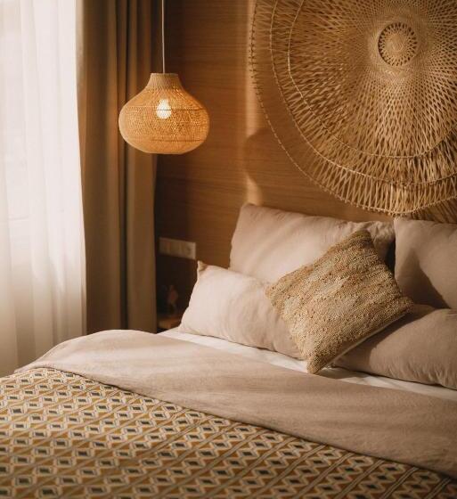 חדר סופריור לשלושה, 2places Side