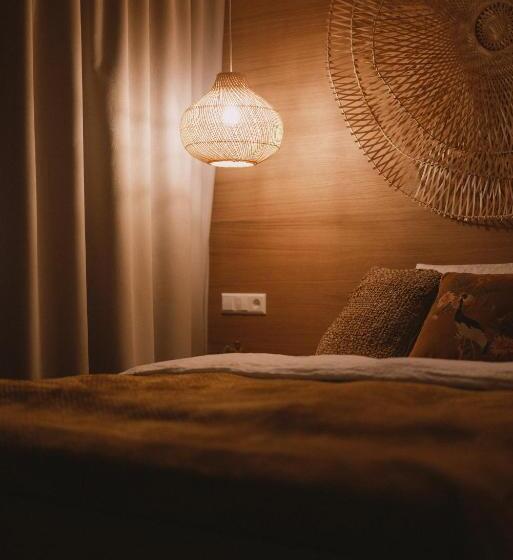 סוויטת ג'וניור, 2places Side