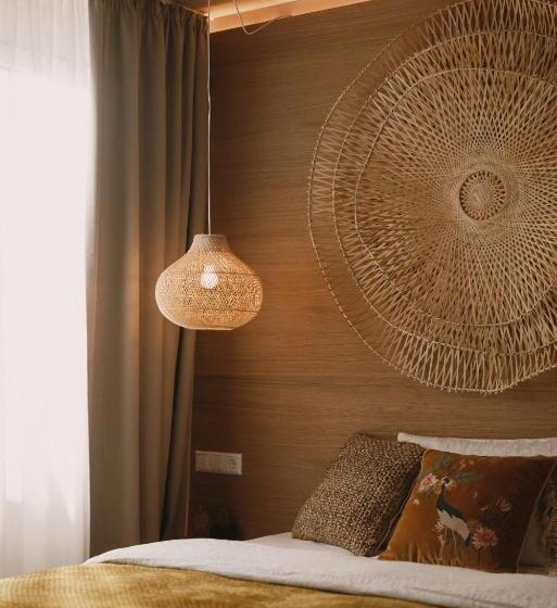 חדר סופריור לשלושה, 2places Side