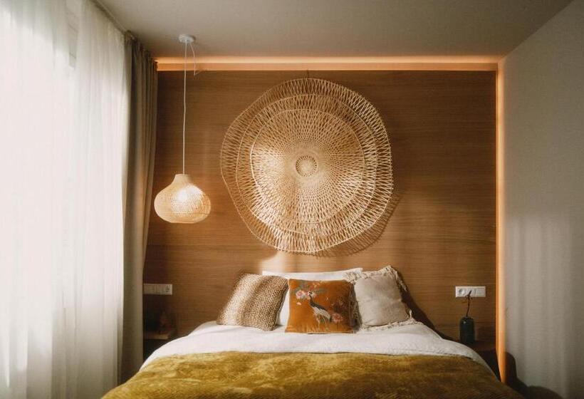 חדר סופריור לשלושה, 2places Side