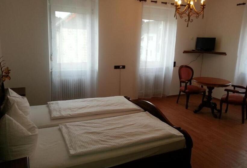 スタンダードトリプルルーム, Dorfschenke