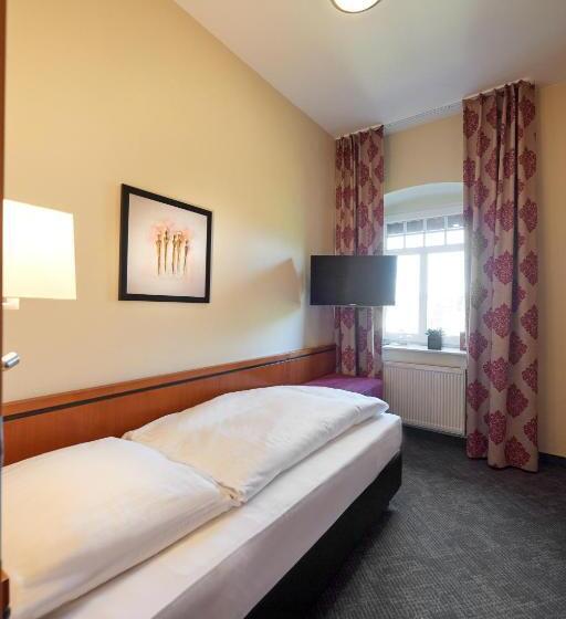 חדר אקונומי יחיד, Eisbach