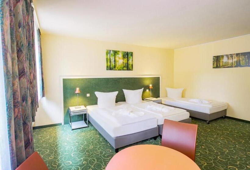 חדר סטנדרט לשלושה, Erzgebirgshotel Freiberger Höhe