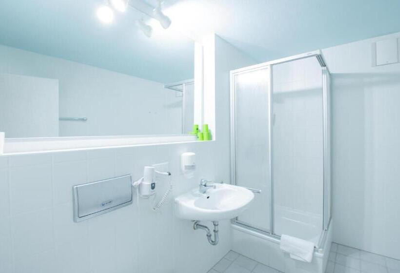 חדר סטנדרט לארבעה, Erzgebirgshotel Freiberger Höhe